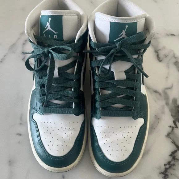 AJ1 ✨ - Picture 2 of 9